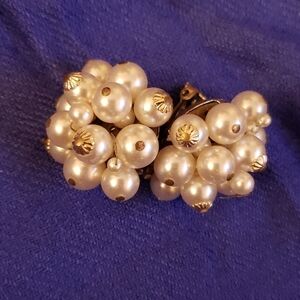 Vintage Pearl Cluster Clip on Earrings